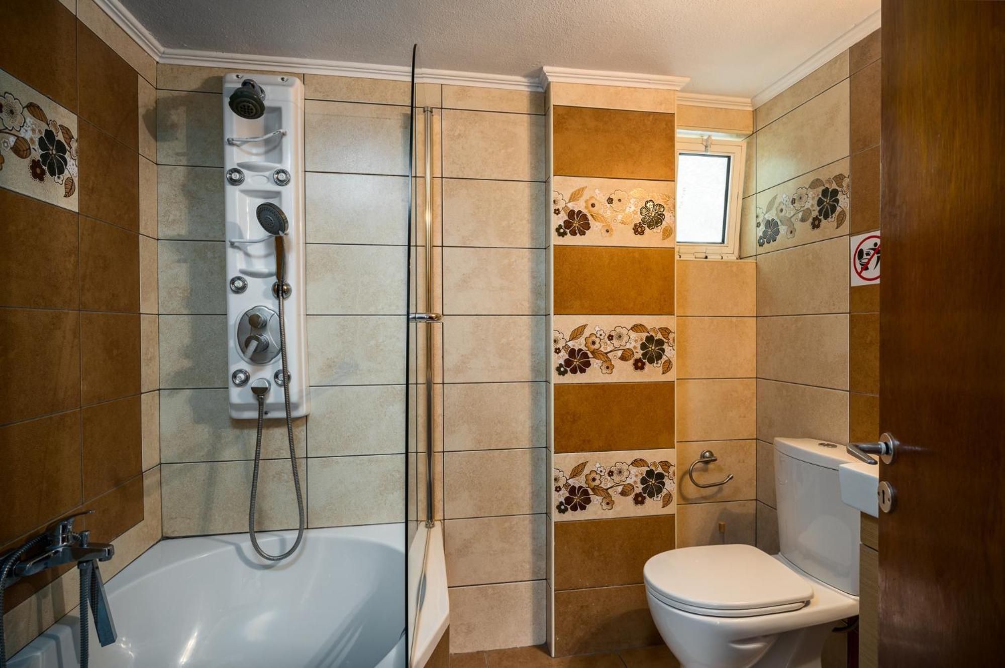 Agaloula Centrally Located Apartments, Lakka Bagian luar foto