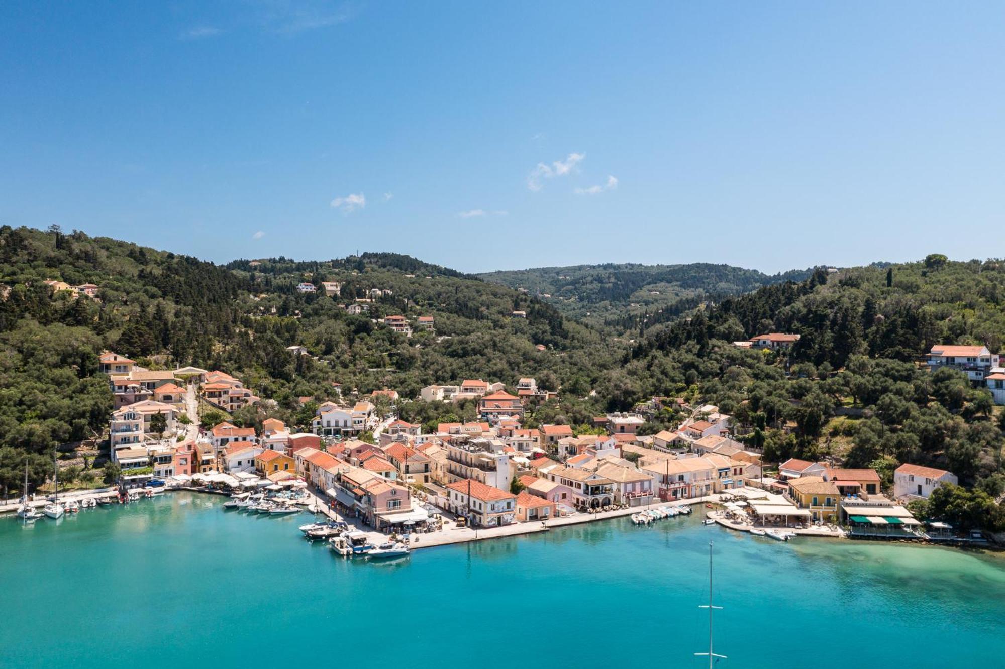 Agaloula Centrally Located Apartments, Lakka Bagian luar foto