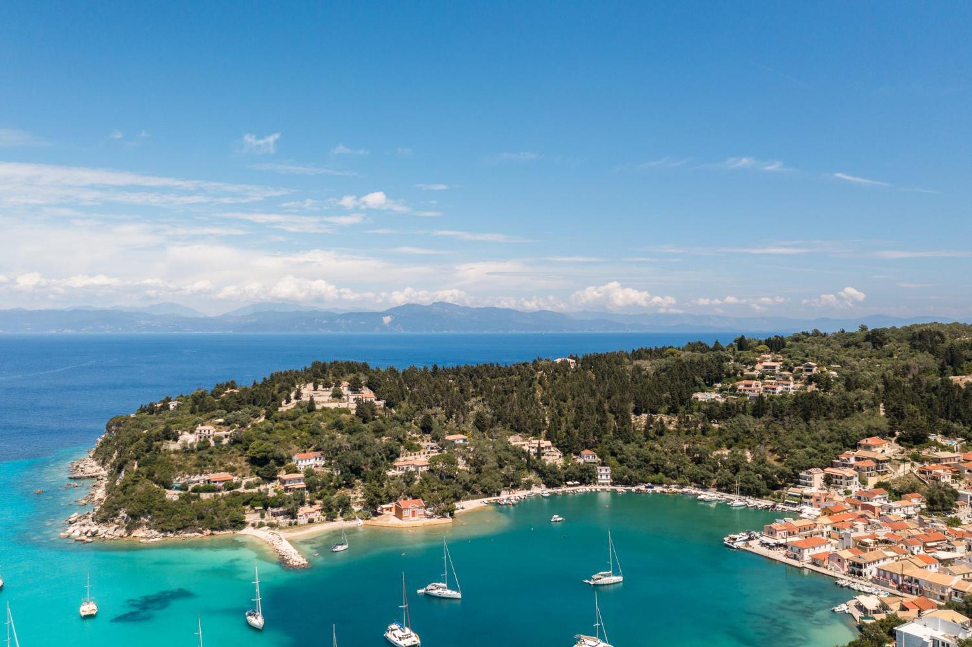 Agaloula Centrally Located Apartments, Lakka Bagian luar foto