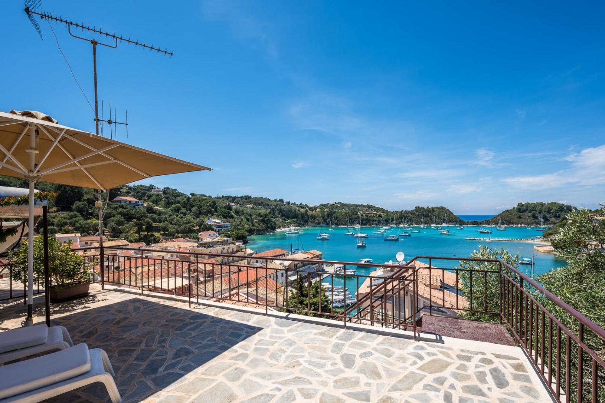 Agaloula Centrally Located Apartments, Lakka Bagian luar foto