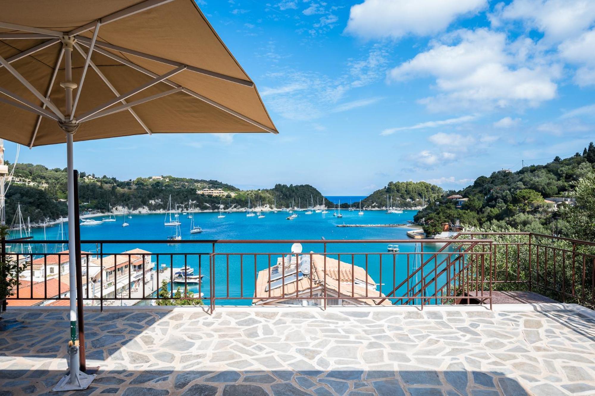 Agaloula Centrally Located Apartments, Lakka Bagian luar foto