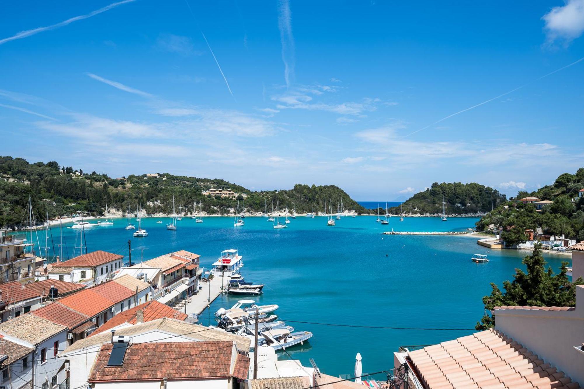 Agaloula Centrally Located Apartments, Lakka Bagian luar foto